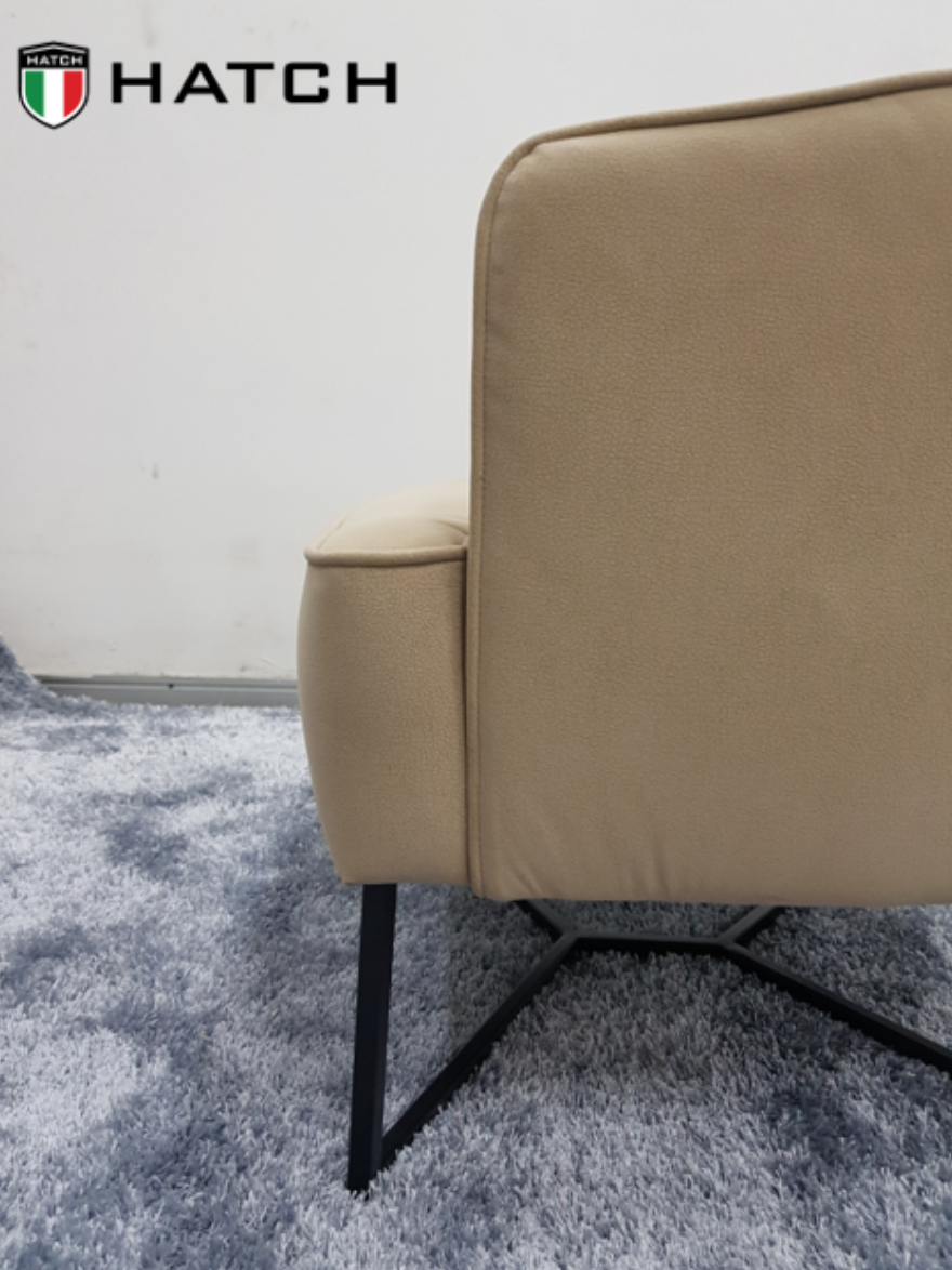 9867 DESIGNER CHAIR